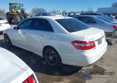 2013 Mercedes-Benz E 350 Bluetec из США, поврежденный, VIN WDDHF2EB3DA727985